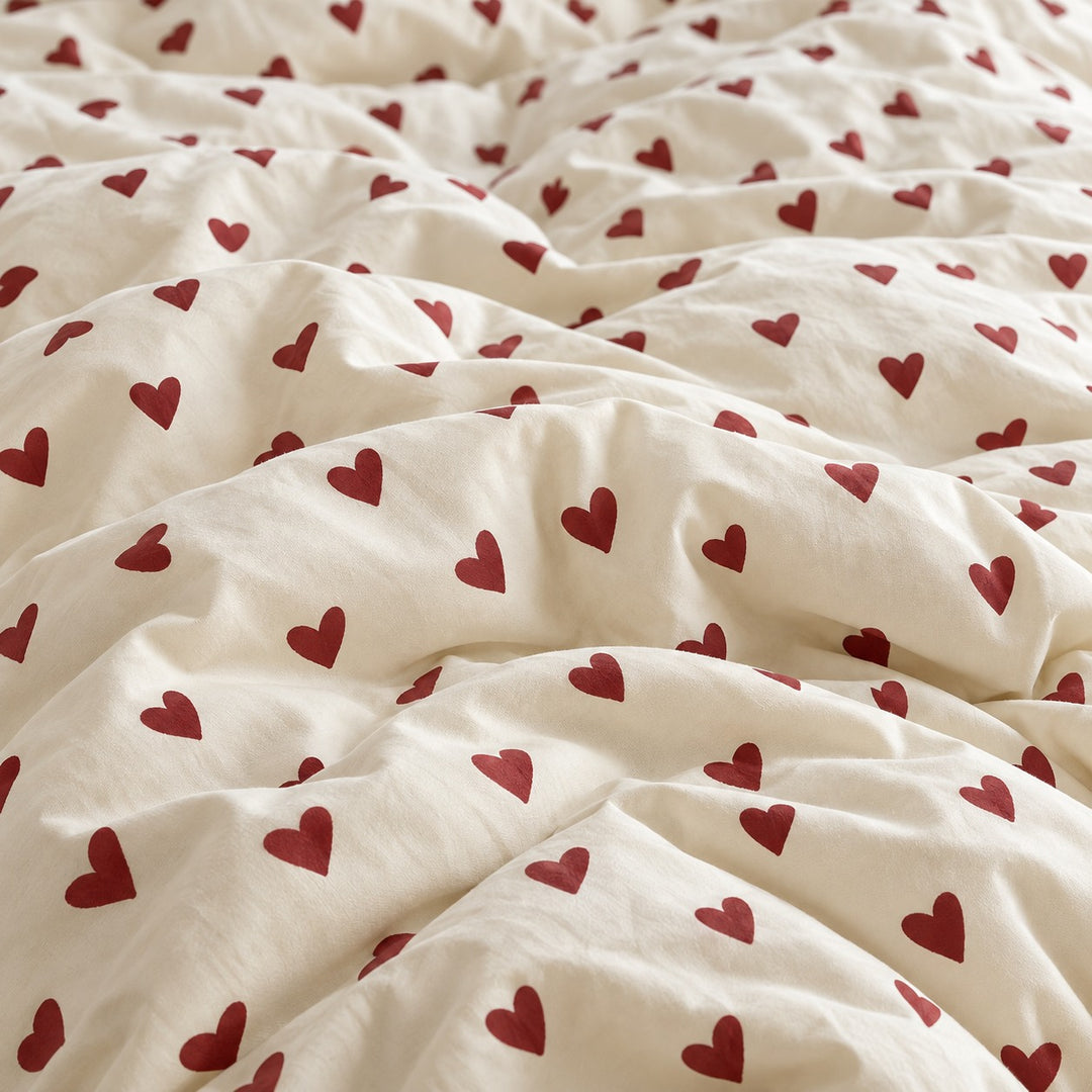 Vintage Aesthetic Bedding Set with Red Hearts Print Duvet Cover and Flat Sheet Cotton Material