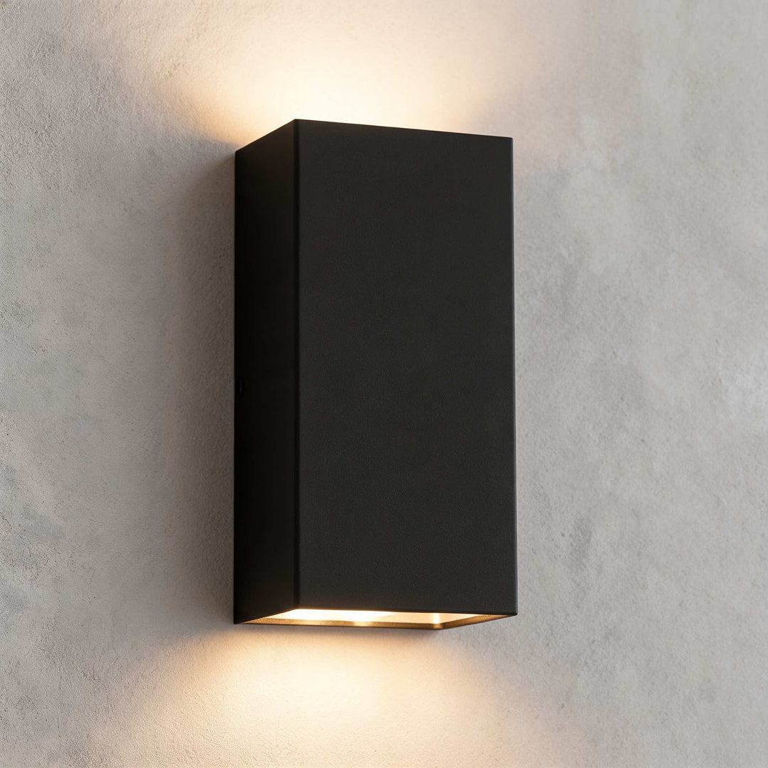 Minimalist Outdoor Wall Light Up Down Fixture Die-Cast Aluminum 3000K LED Waterproof