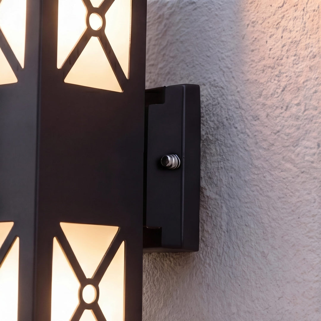 Modern Dual Head Outdoor Wall Light Waterproof Aluminum LED Energy Saving 360-Degree Illumination